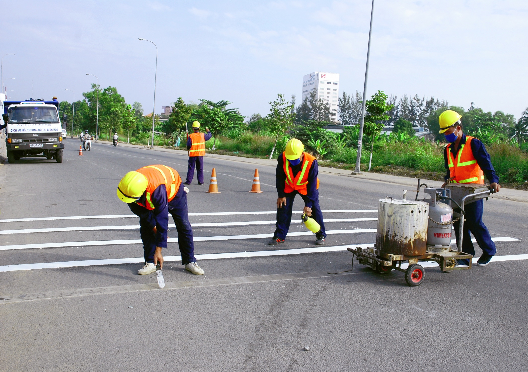 Sơn kẻ đường nhiệt dẻo