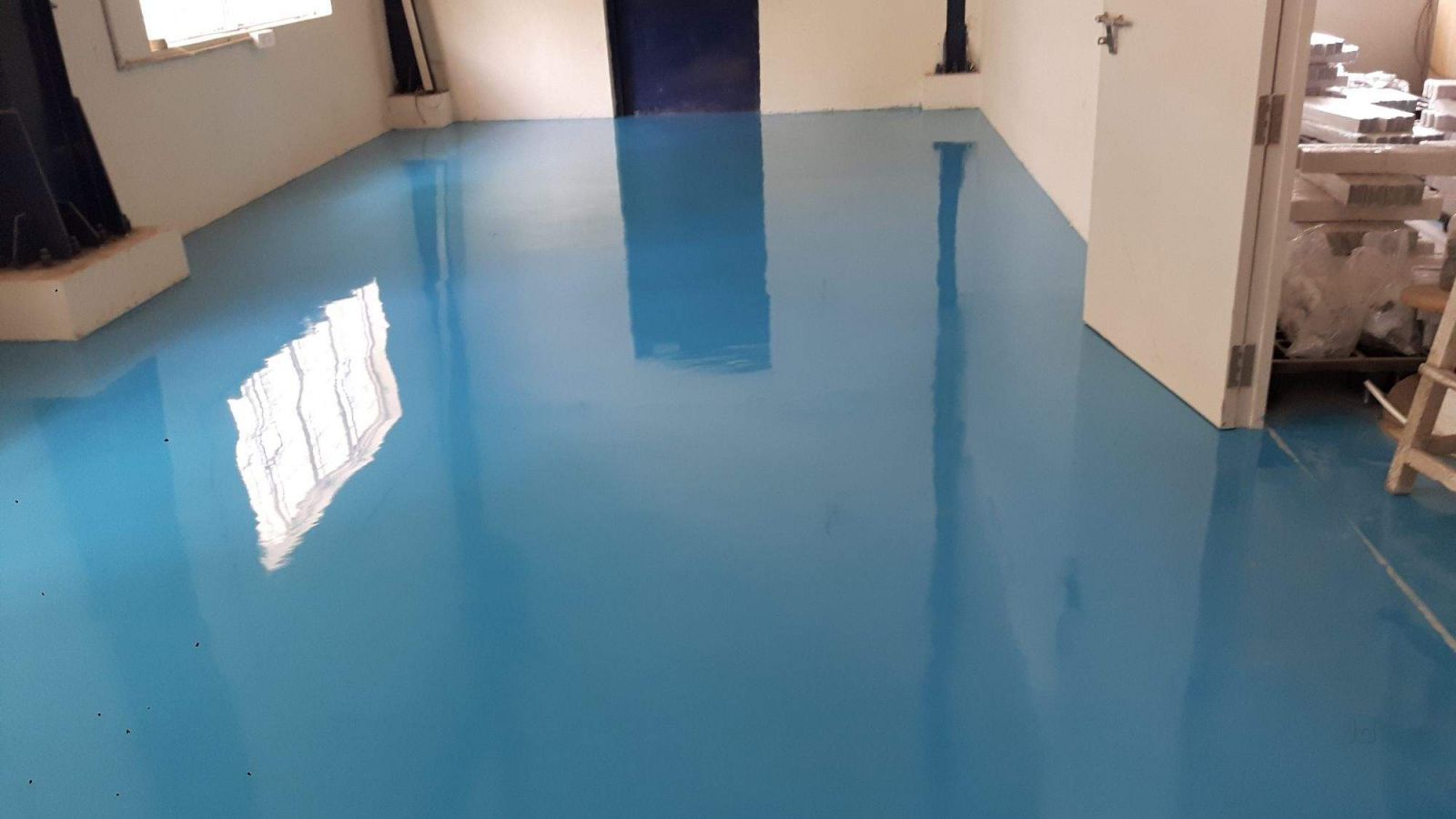 Sơn Epoxy gốc nước tự san phẳng