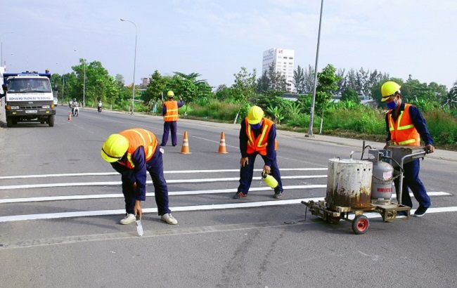 THI CÔNG SƠN KẺ VẠCH ĐƯỜNG