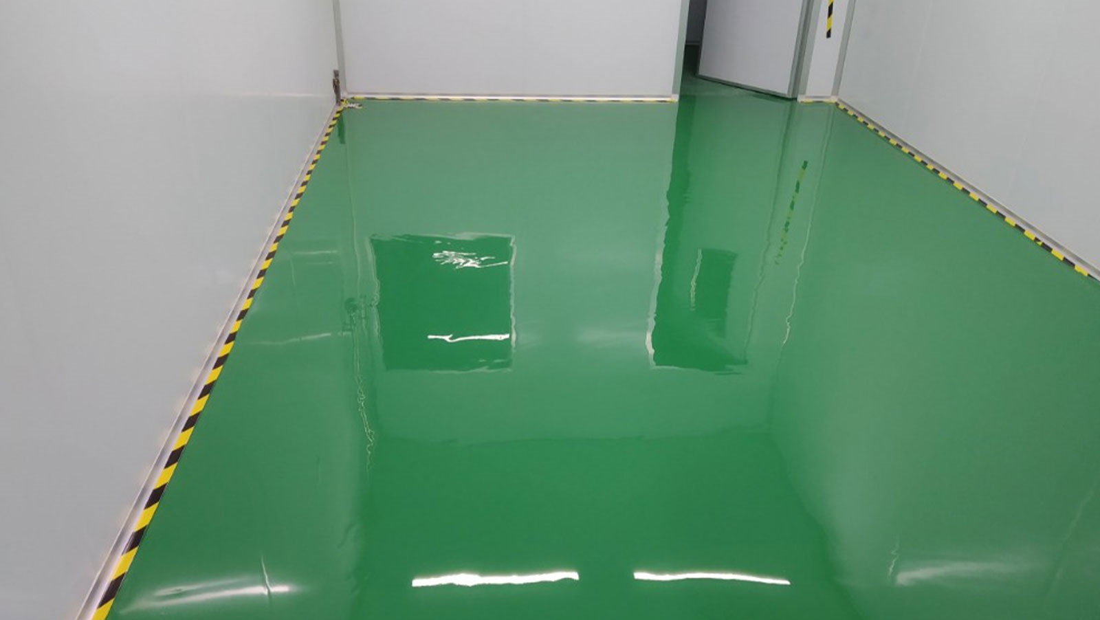 THI CÔNG EPOXY TỰ SAN PHẲNG